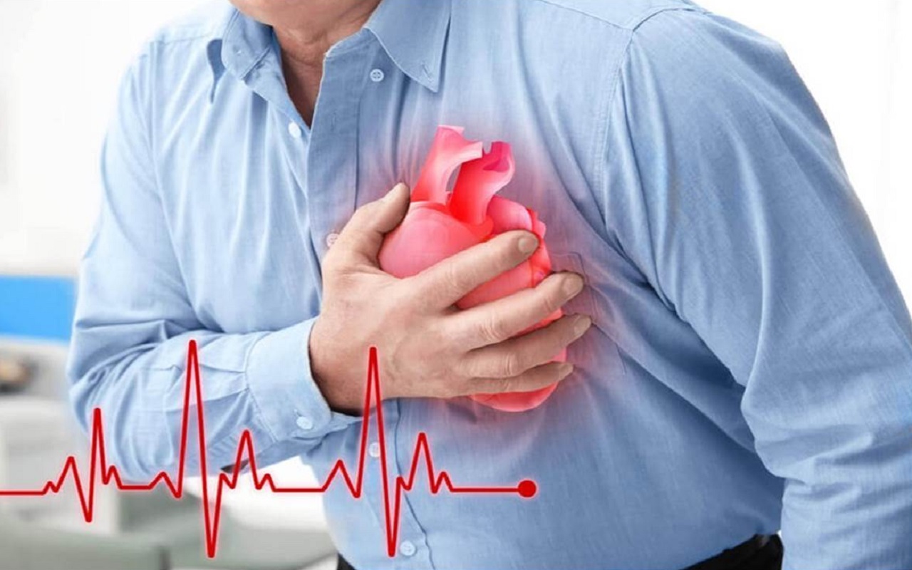 Health Tips: Some such symptoms appear before cardiac arrest, be alert immediately.  lifestyle news in hindi