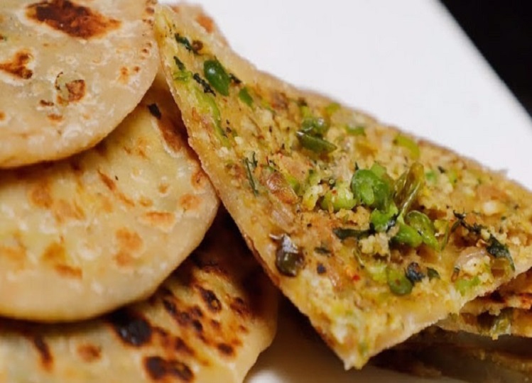 Recipe Tips: You can also prepare and eat Matar Paneer Paratha for breakfast in winters.