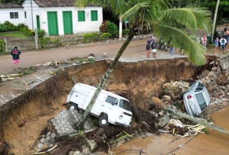 Death toll rises to 48 in Brazil floods, landslides