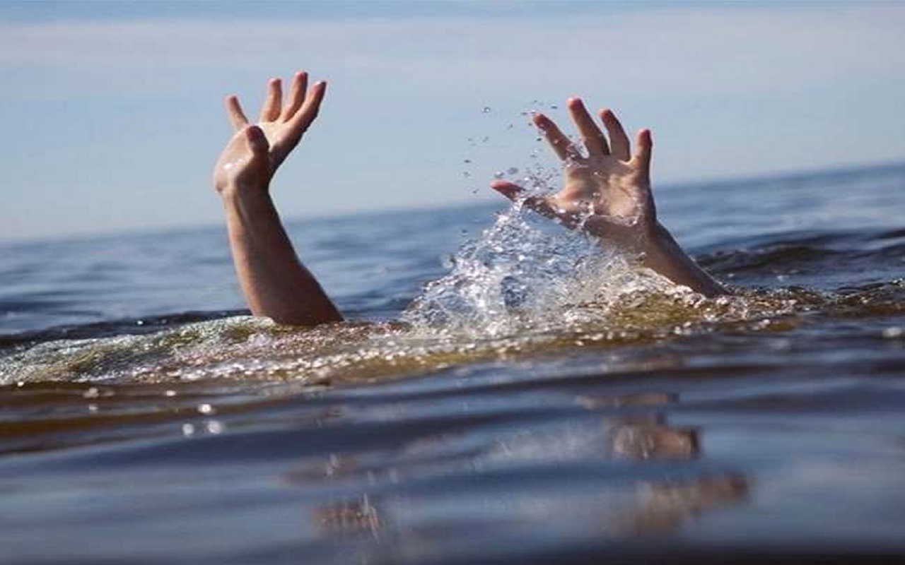 UP: Teenager dies due to drowning in Yamuna river in Etawah