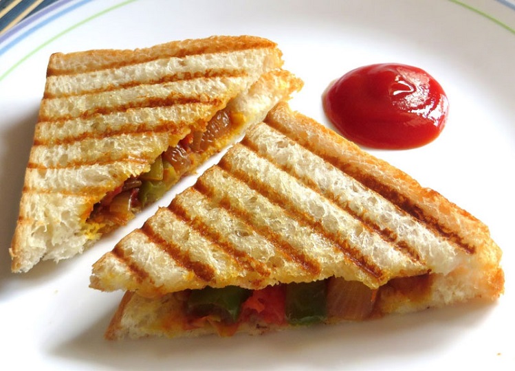 Recipe Tips: You can also make veg sandwich for breakfast, children will also be happy.