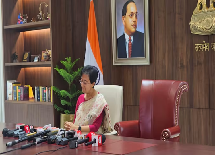 Atishi takes charge as Delhi Chief Minister, leaves Arvind Kejriwal's chair empty