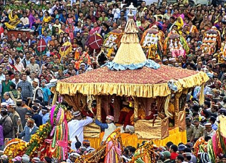 Travel Tips: Kullu's Dussehra fair is very famous, you must visit it once