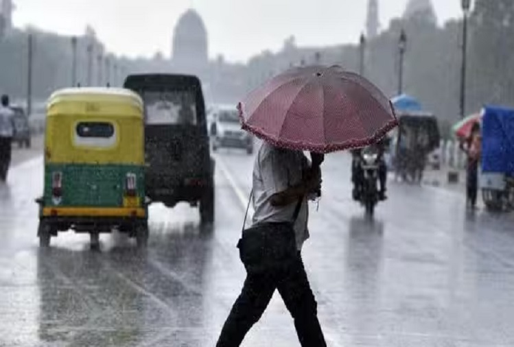 Delhi Weather : Cloudy sky in the morning, chances of rain