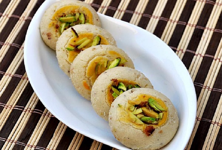 Recipe Tips: You can also make Dry Fruit Kachori at home