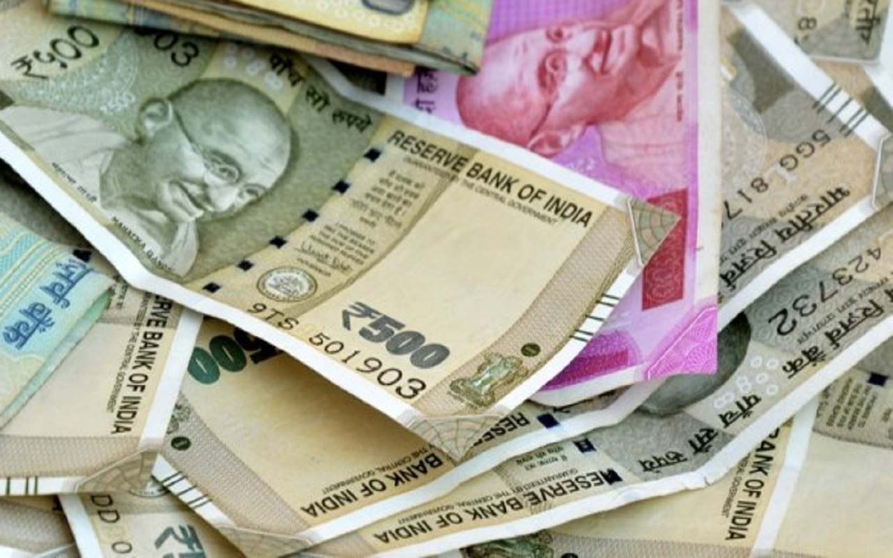 Share Market: Rupee in a narrow range against US dollar in early trade.