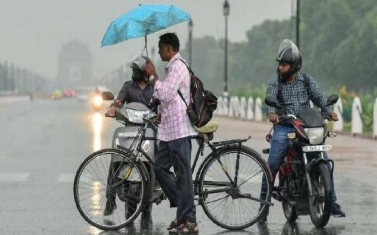 Weather Update: Light drizzle likely in Delhi.