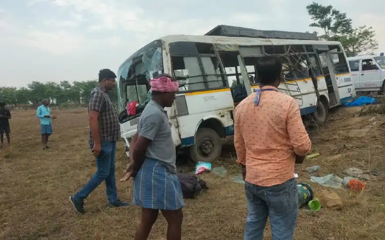 Chhattisgarh: Passenger bus overturned uncontrolled, two killed, 26 injured