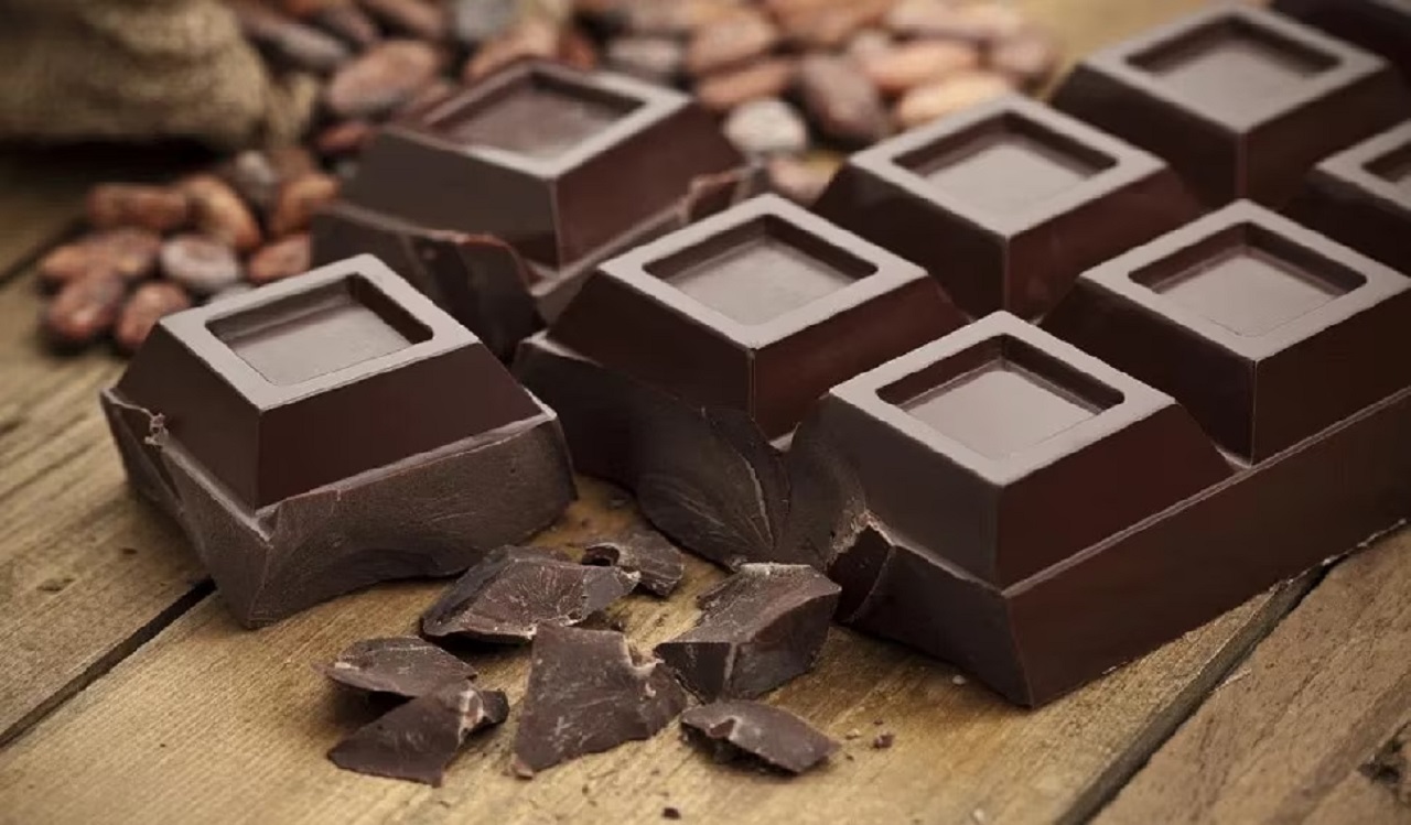 Health Tips: Consuming chocolate is very beneficial for your health, know its benefits