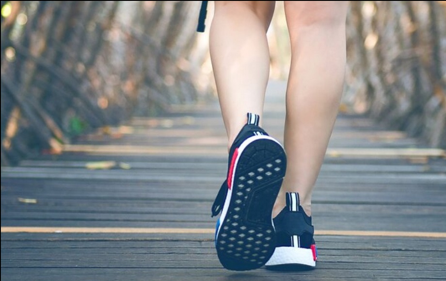 Health Tips: Walking in reverse is beneficial for health in many ways, you get these benefits