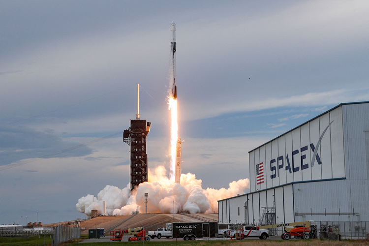 Did the US government force SpaceX to put headphones on seals and play sounds of sonic booms? What did Elon Musk say?