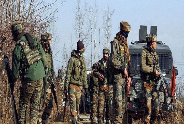  Jammu and Kashmir :  Three people detained in connection with IED recovery