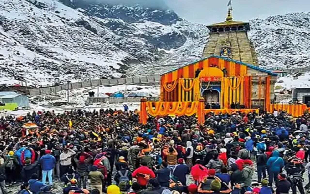 Kedarnath Yatra 2023: Open doors of Baba Kedarnath, thousands of passengers queued for darshan, snowfall for 72 hours