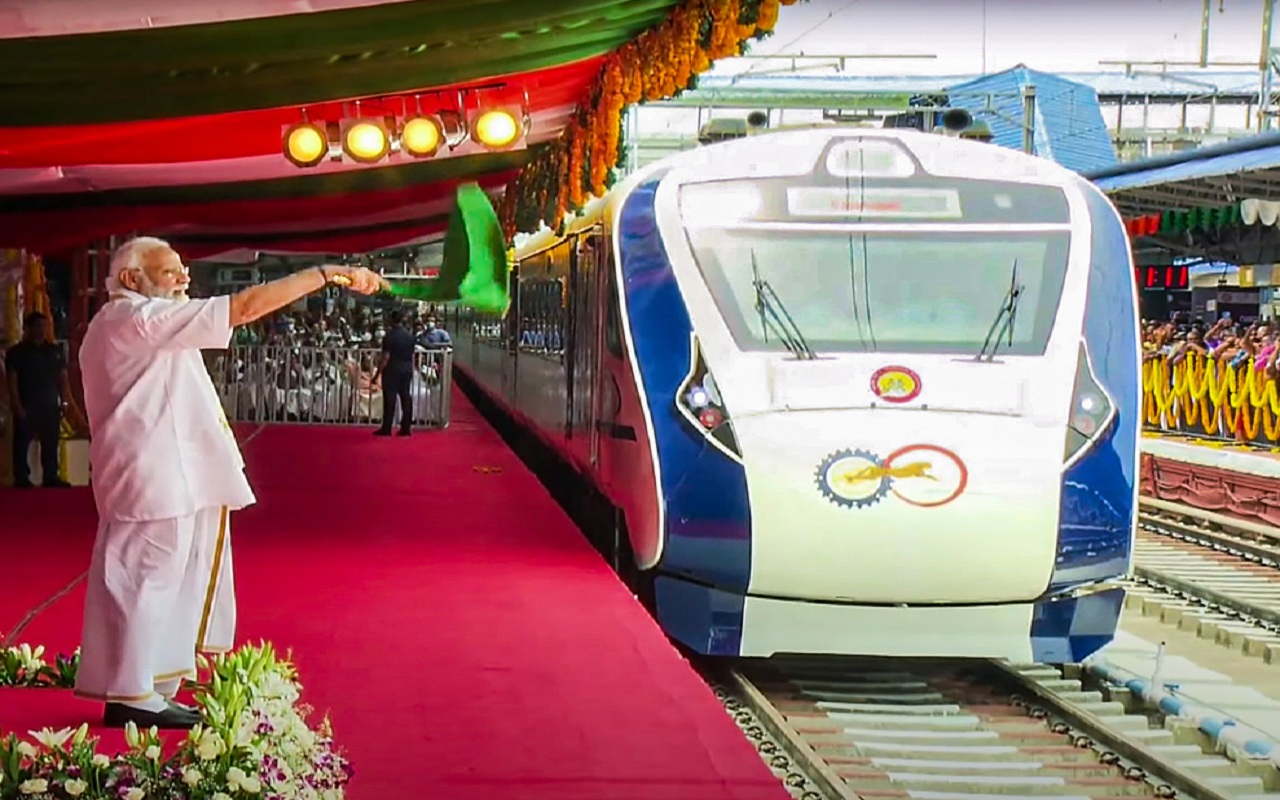 PM flags off Kerala's first Vande Bharat Express train