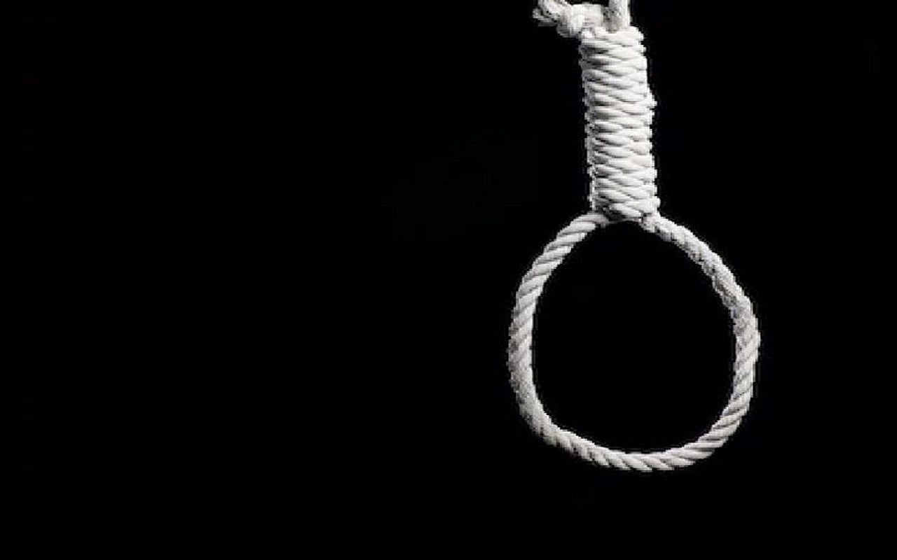 UP: Dead body of youth found hanging from tree, family expressed fear of murder