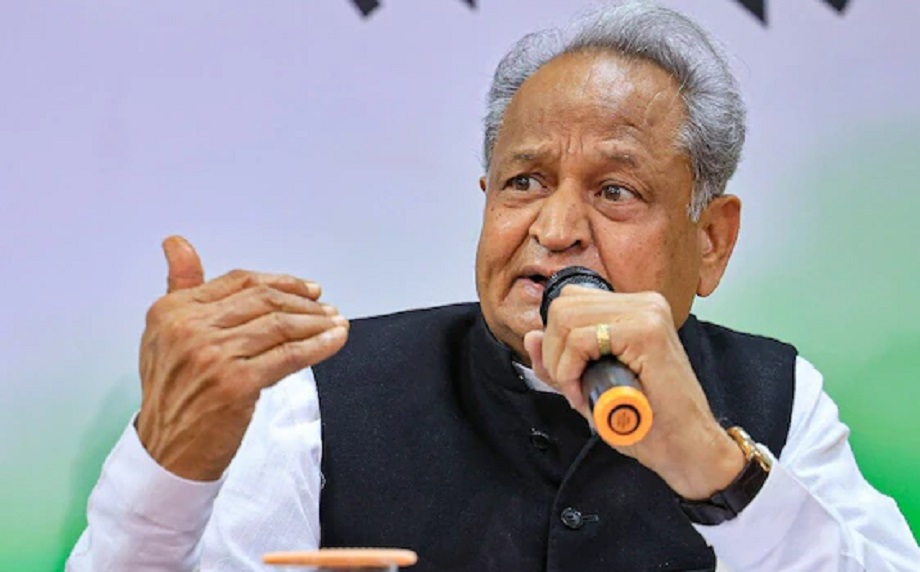 Before PM Modi's arrival in Rajasthan, Gehlot targeted the BJP, saying - insulting the Constitution...