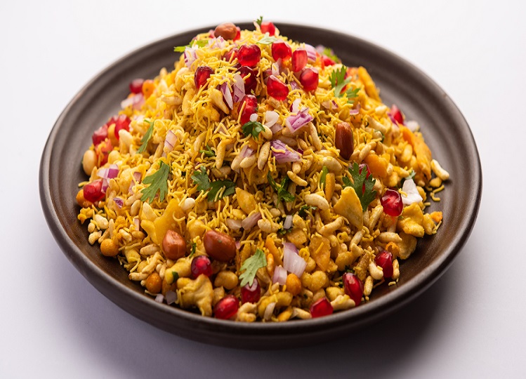 Recipe Tips: You can also make and eat spicy Bhelpuri for afternoon snack.