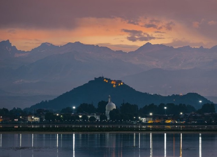 Travel Tips: Jammu and Kashmir is a great place for honeymoon in winter season, make plans today