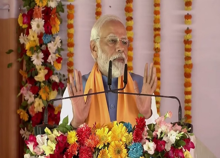 PM Modi: Prime Minister Narendra Modi will visit HAL site today, after that he will hold a public meeting in Telangana.