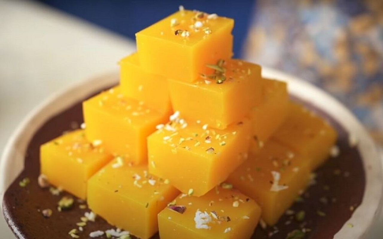 Recipe of the Day: Aap Bhi made sweet Pineapple Khoya Burfi for guest