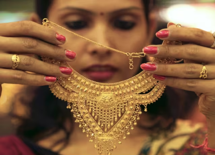 Gold Rate Falls In India: Check 24 Carat Price In Your City On August 26