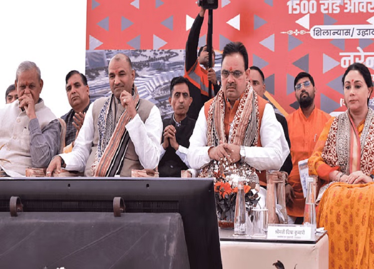 Rajasthan: PM laid the foundation stone of redevelopment works of 554 railway stations of the country including Sanganer, many leaders of Rajasthan were present.