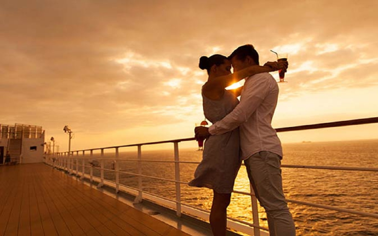 Travel Tips: If you are planning a honeymoon, then keep the names of these places at the top of the list.