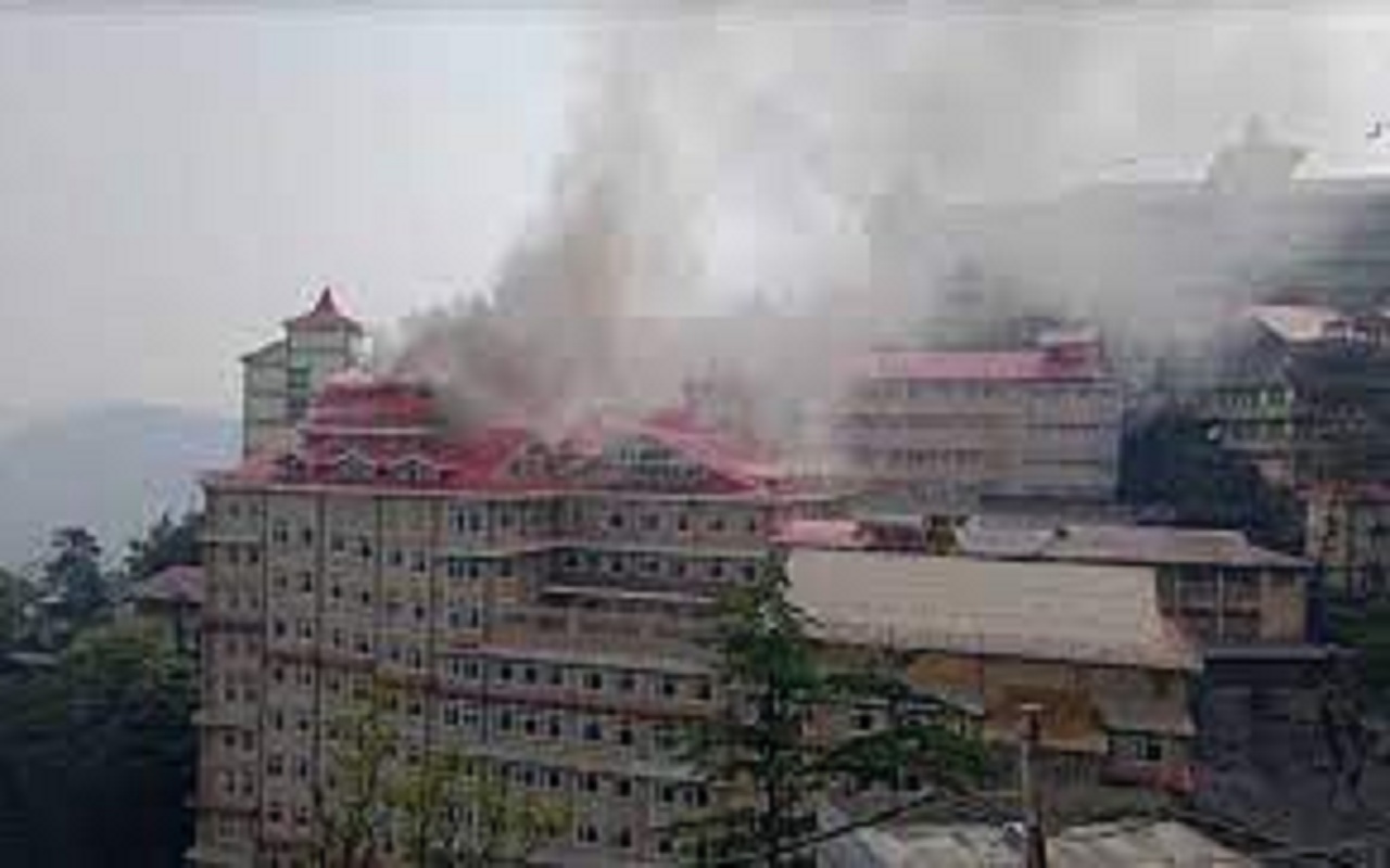 Himachal Pradesh: Major fire broke out in New OPD block of IGMC in Shimla.