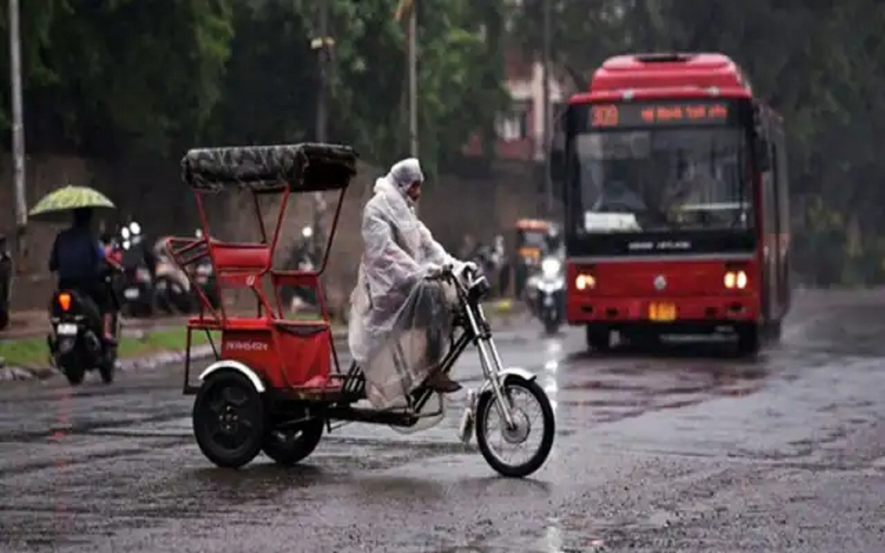 Weather Update: Rain with strong winds in Delhi-NCR