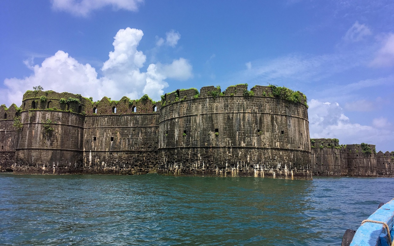 Travel Tips: After reaching this fort, you will see such a thing that you will be happy to see.