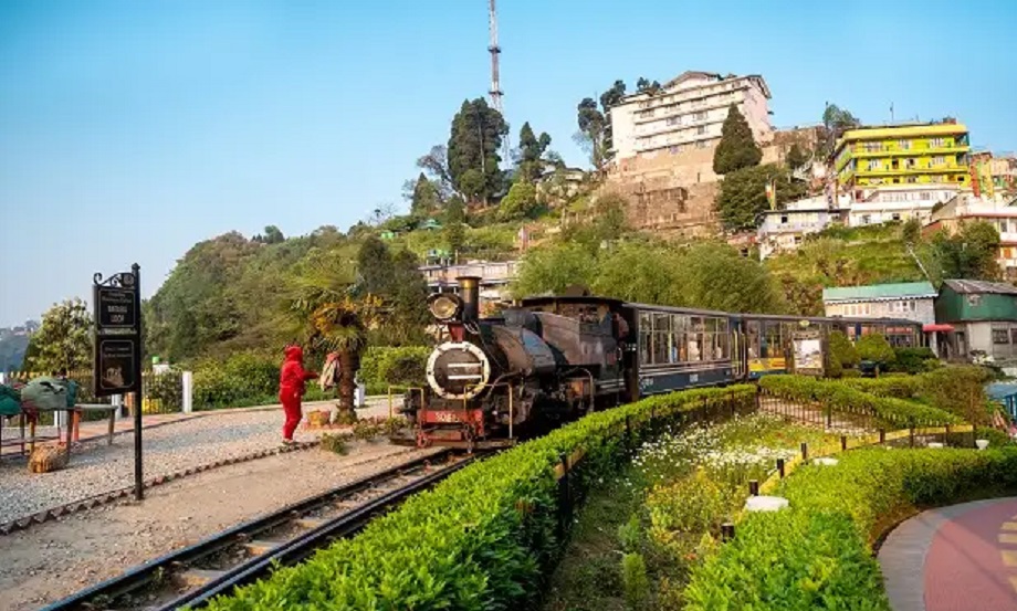 Travel Tips: Darjeeling is a great place to visit in summer, make a plan