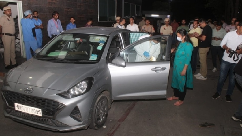 6 members of a family including 3 children committed suicide in Panchkula, 7th member also died 