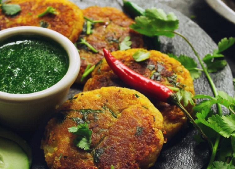 Recipe of the Day: You can also make Palak Aloo Tikki in the rain, the fun will come