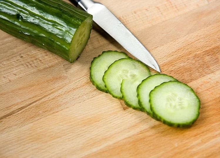 Health Tips: You will also get many benefits by consuming cucumber, include it in the diet