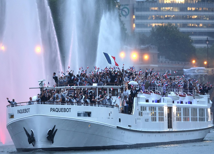 Paris Olympics 2024: A spectacular sight was seen on the Seine River during the opening ceremony, India's medal campaign will start from today!
