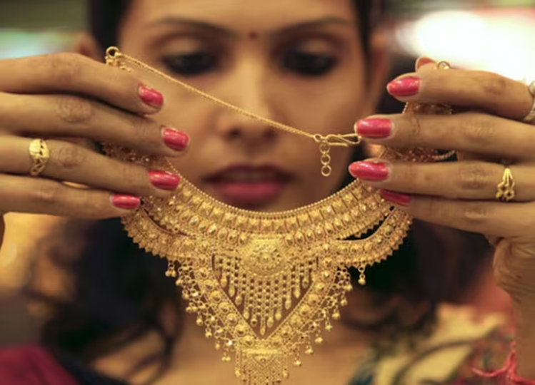 Gold Price Falls In India: Check 22 Carat Rate In Your City On August 27