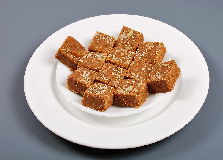 Recipe Tips: You can also make Gujarati sweet Jaggery Sukhdi during Diwali festival.