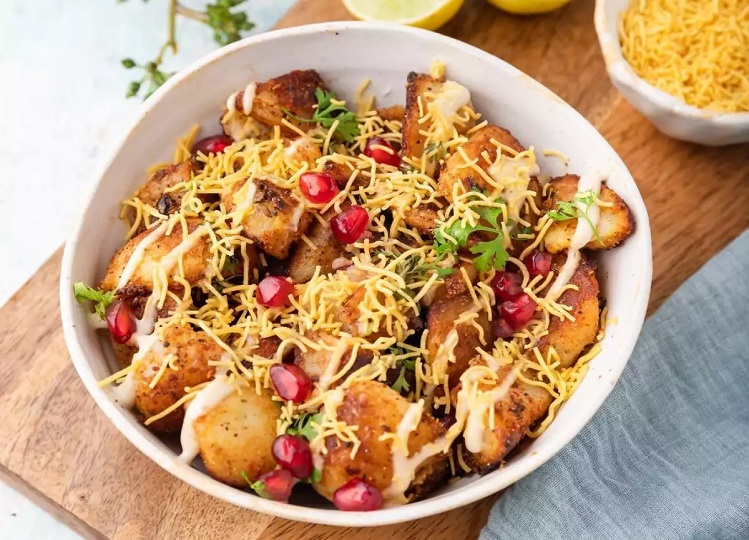 Recipe Tips: If you feel like eating spicy food then you can also make Aloo Chaat.