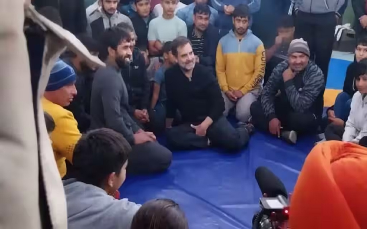 Rahul Gandhi: Congress leader Rahul Gandhi meets wrestler Bajrang Punia in Jhajjar, Haryana.