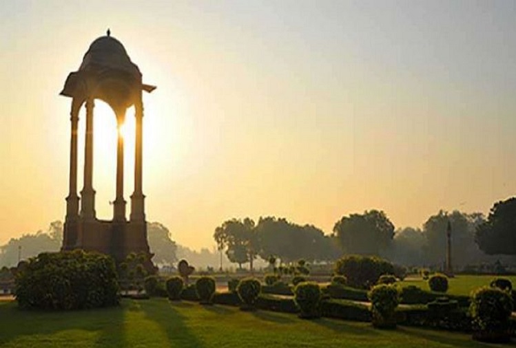Delhi-Weather : Pleasant morning in Delhi, minimum temperature recorded at 13.5 degree Celsius