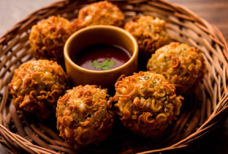 Recipe Tips: You must not have eaten Maggi Pakodas yet, they are very tasty