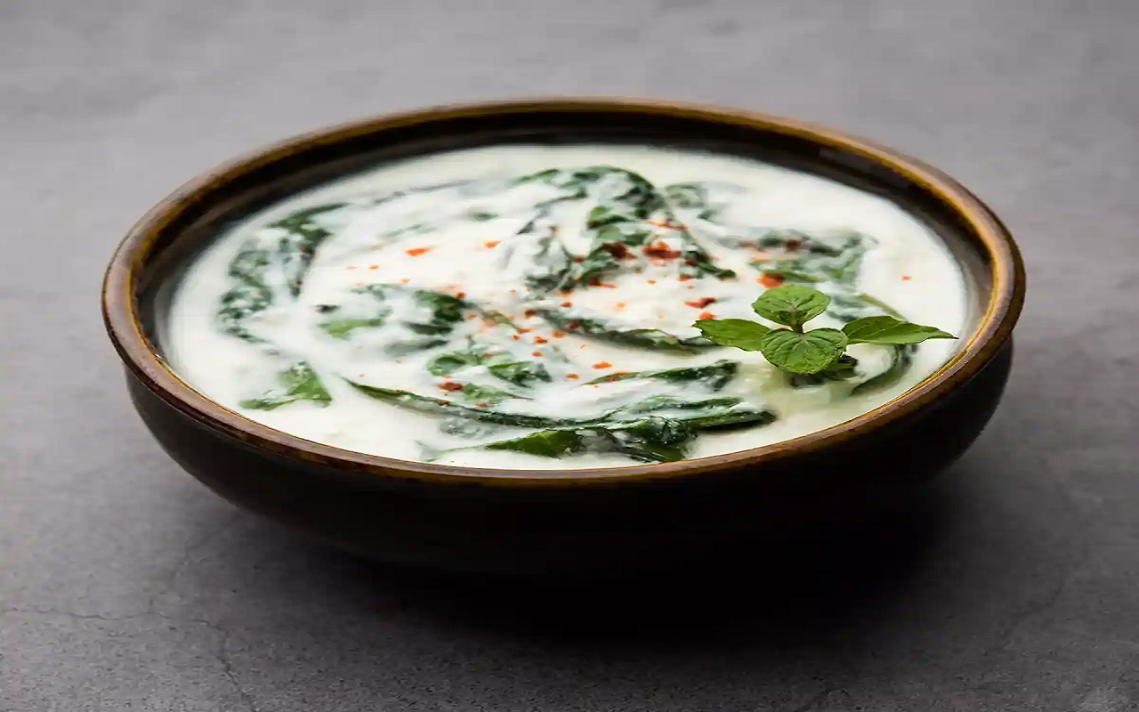 Recipe Tips: Spinach Raita will enhance the taste of your lunch, you will be happy after eating it.