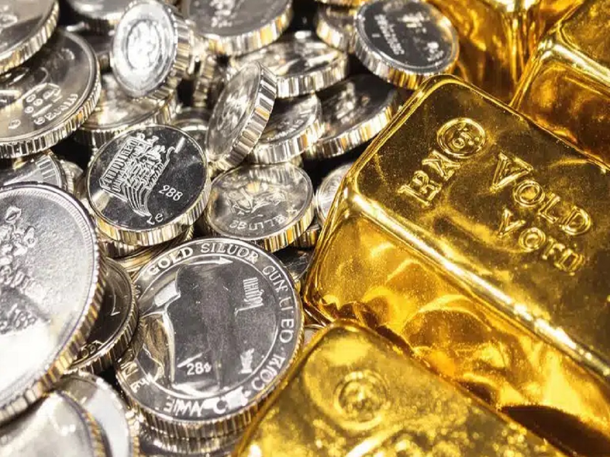 Gold-Silver Prices:  Silver rates have dropped, while gold has become more expensive; here are today's rates