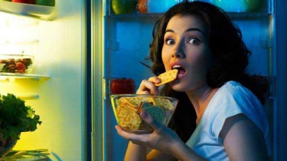 Health Tips: If you wake up at night due to hunger, then don't eat chips or noodles, eat these healthy things at home 