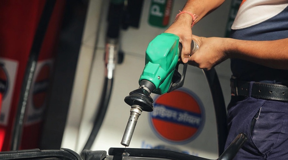 Petrol-Diesel Price: How much money will you have to spend to buy one liter of petrol today? You should know
