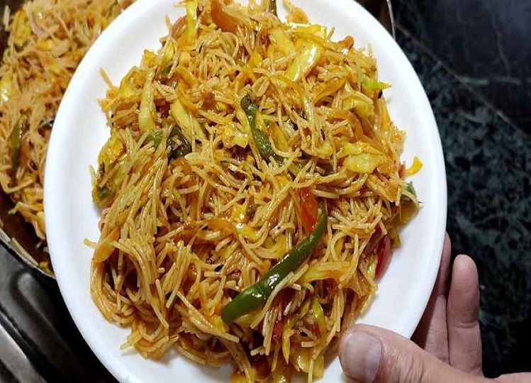 Recipe Tips: You can also make salty semolina vermicelli for breakfast, you will be happy after eating it.