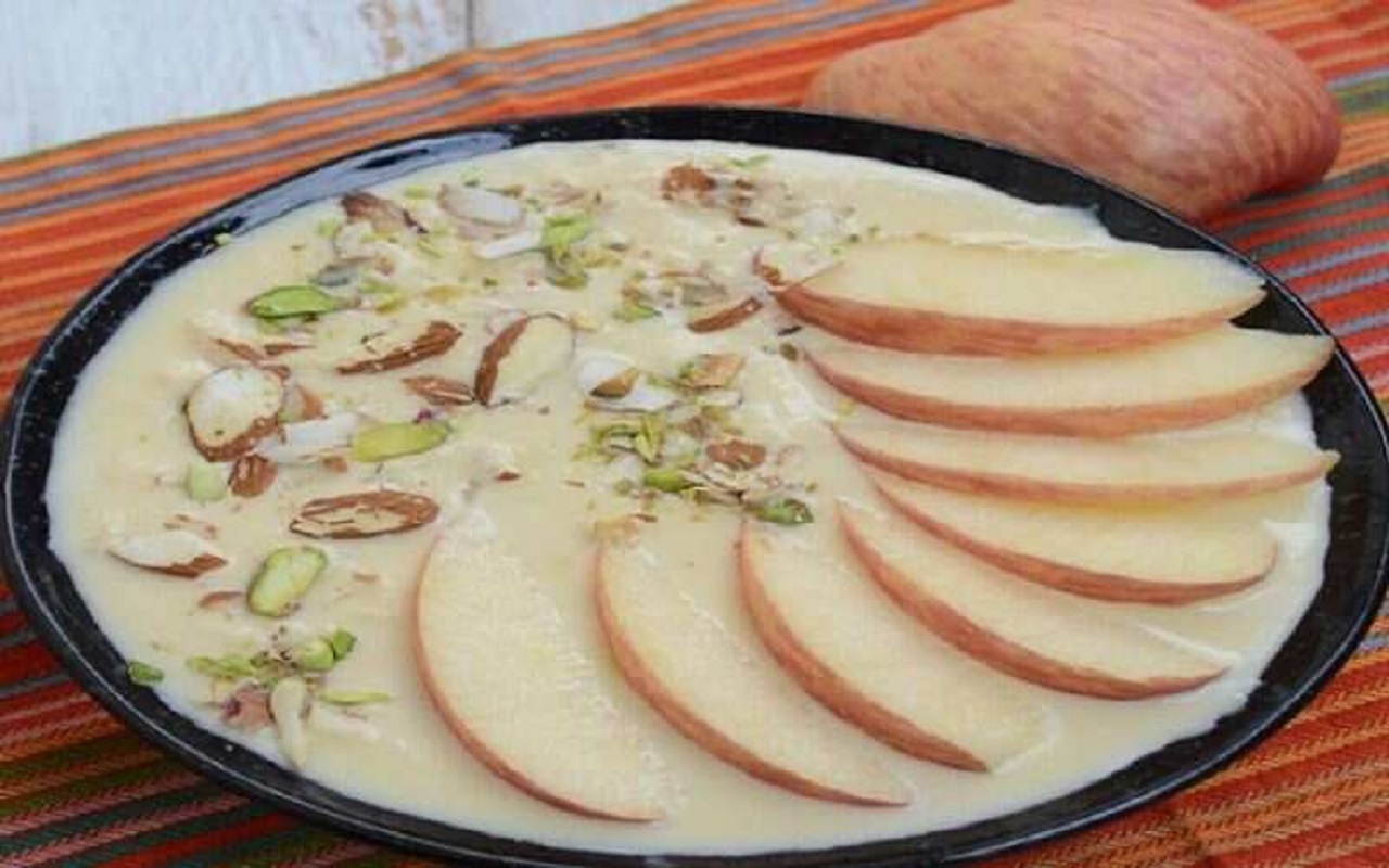 Recipe Tips: You can also make apple rabdi in sweet, you will enjoy eating it
