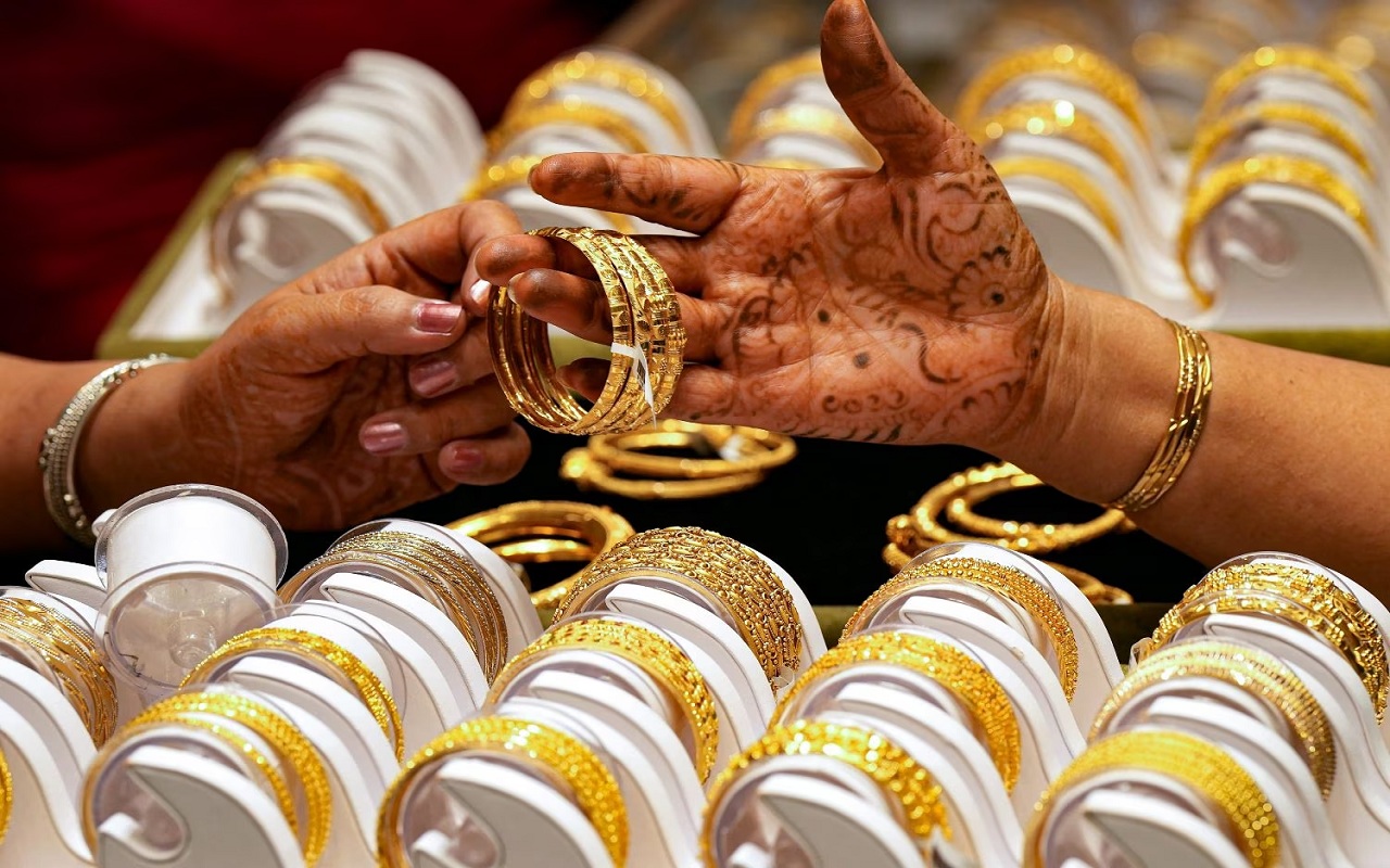Gold Silver Rate Today: Gold fell by Rs 110, silver strengthened by Rs 290