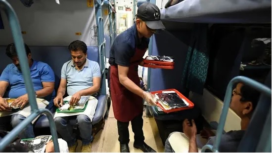 Indian Railways Update: Indian railways will give free food in train in this situation, know details