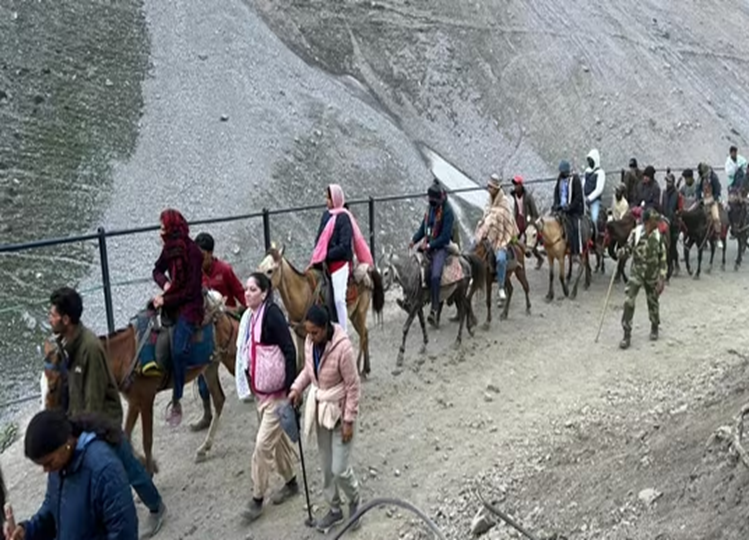 Travel Tips: Amarnath Yatra begins, first batch of devotees leaves